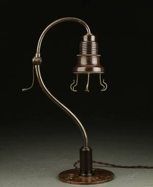 Poul Henningsen. Bordlampe Spørgsmålstegnet u. skærme.