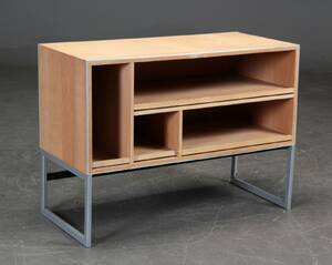 Jacob Jensen Bang Olufsen. Reolstereobænk 2