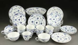 Royal Copenhagen. Musselmalet hel og halvblonde kaffestel 44