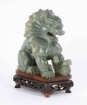 Burmesisk dyrefigur af udskåret jade