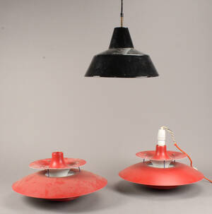 Poul Henningsen 1894-1967. Par PH5 pendler samt Louis Poulsen. Arbejdspendel 3
