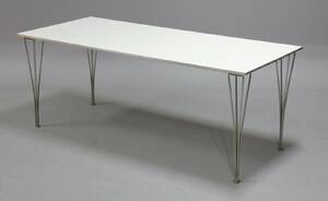 Piet HeinBruno MathssonArne Jacobsen Rektangulært bord, hvid