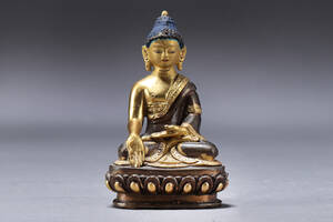 Lille Buddha-figur i delvist forgyldt bronze, Nepal, 1700-tallet