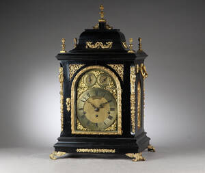 Hamilton Chrichton Co. Edinburgh. Stort viktoriansk eboniseret lygteur med klokkespil, 1800-tallets anden halvdel