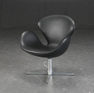 Arne Jacobsen. Svanen, Lænestol model 3320