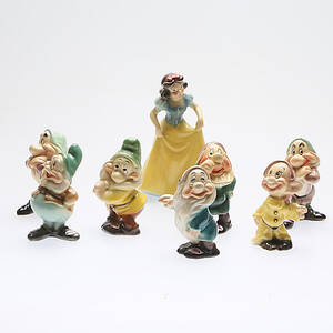 FIGURINER 8 st, gips, Snövit och dvärgarna Bernardi, 1900-talets mitt.