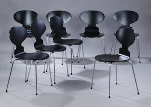 Arne Jacobsen. Et sæt på otte stole, Myren, model 3101, nylakerede sorte, satinforkromede ben 8