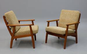 Dansk møbeldesign, 1950erne. Et par lænestole i bøg. 2