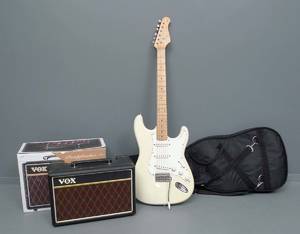 Axtech elgitarr, gigbag samt Vox förstärkare 3