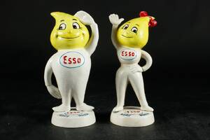 Par Esso sparebøsser af støbejern. 2