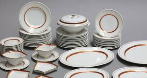 Royal Copenhagen. Aalbrog, dele til spisestel af porcelæn55