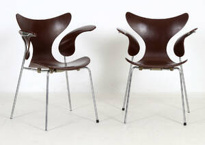 ARNE JACOBSEN, KARMSTOLAR, ETT PAR