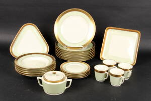 Royal Copenhagen Dagmar samt Broager. Kaffe- og middagsservice 93