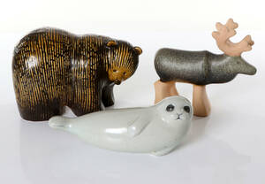 LISA LARSON, FIGURINER, TRE ST