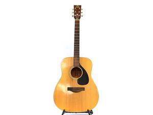 Akustisk gitarr Yamaha