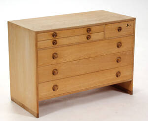 Hans J. Wegner. Kommode, egetræ