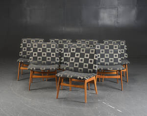 Børge Mogensen. Otte stole af egetræ, model 230 8