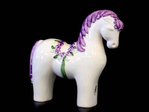 Porslin, Häst Rosa