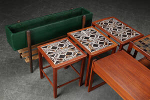 Samling sideborde samt blomsterkumme, teak 4