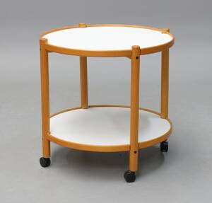 Dansk møbelproducent. Rullebord bakkebord
