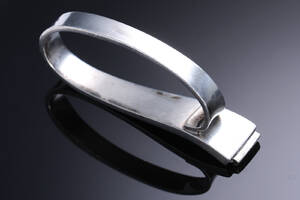 Harald Nielsen for Georg Jensen. Pyramide servietring af sterlingsølv