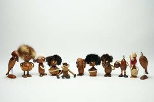 Arne Basse Hans Bölling, teakfigurer 9 st