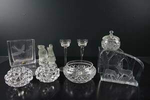 PARTI med bl.a. figurin, Reijmyre, ljuslyktor, Hallon, Orrefors, vas, Skruf, konstglas, Sea Glasbruk