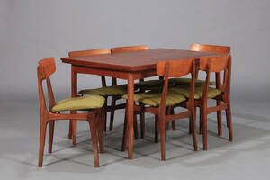 Dansk møbelproducent. Spisebord med seks stole, teak 7