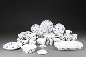 Lyngby Danild, Harlekin service af porcelæn. 65
