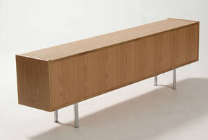 Coph Furniture. Fritstående lav skænk stereobænk, egetræ