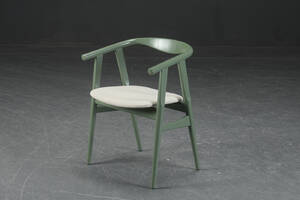 Hans J. Wegner for Getama. Stol model GE 525, Kakhi