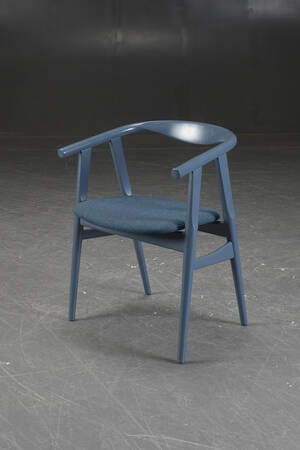 Hans J. Wegner for Getama. Stol model GE 525