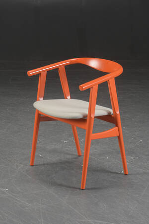 Hans J. Wegner for Getama. Stol model GE 525.