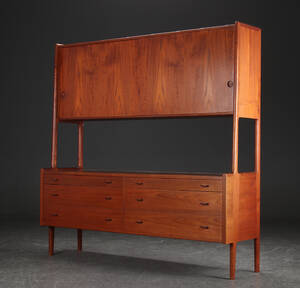 Hans J Wegner. Skænk af teak model RY-20