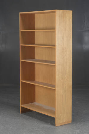 Hans J. Wegner for Ry Møbler reol af eg