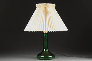 Gunnar Biilmann-Petersen for Le Klint Holmegaard. Bordlampe nr. 343