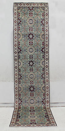 MATTA, Orientalisk, Nain med silkesinslag, galleri, 390 x 93 cm.