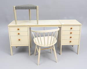 STOL TRISSO Edsbyverken, SKRIVBORD, samt PALL, 1960-tal.