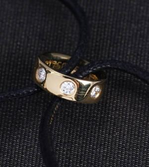 Regitze Overgaard for Georg Jensen. Magic diamantvedhæng af 18 kt. guld monteret på sort snor