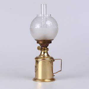 FOTOGENLAMPA, med väggfäste, C.J Pigeons Senatordesign, nr 2389.