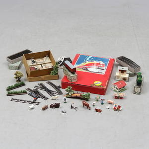 MODELLTÅG TRIX-EXPRESS tågsats 7904 i originalkartong, 2 vagnar räls, växlar, trafo delvis i originalkartonger..