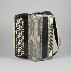 Dragspel, Hohner. Längd 50 cm