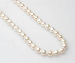 COLLIER, pärlor med silverlås, Toshi pearls, Japan.