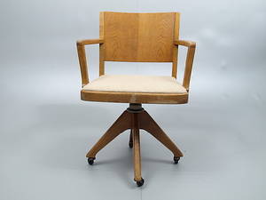KONTORSSTOL, trä med tygklädd sits, snurrmodell, 1930-tal.
