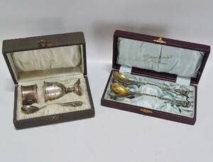 2 st gåvo-set, silver, 1901 samt 1921