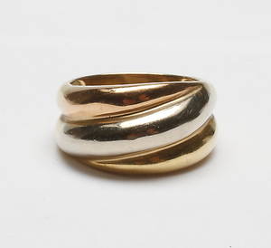 RING, 18k guld, vikt ca 11,7 gr.
