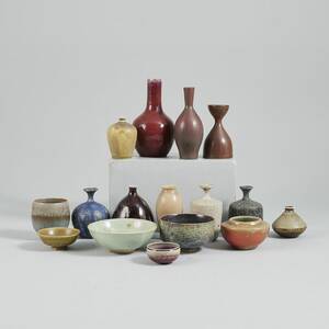 Miniatyrer, 16st vaser och skålar. Bland annat Carl-Harry Stålhane 1920-1990