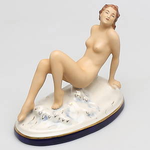 FIGURIN i porslin, naken kvinna, Royal DUX.