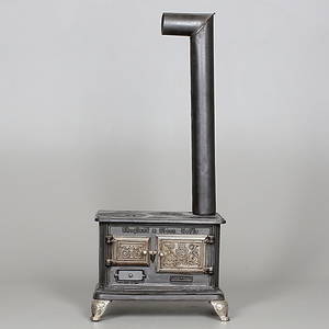 MINIATYRSPIS, gjutjärn samt stål, Skoglund Olsson, Gefle, 1900-talets första hälft.