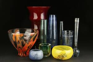 Murano, Holmegaard m.fl. Samling vaser af farvet glas og keramik 10